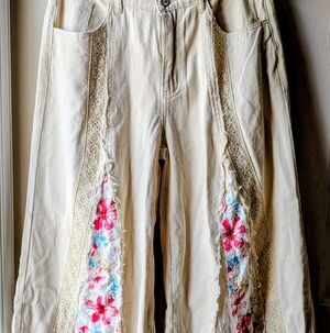 Floral Embroidered Cream Pants